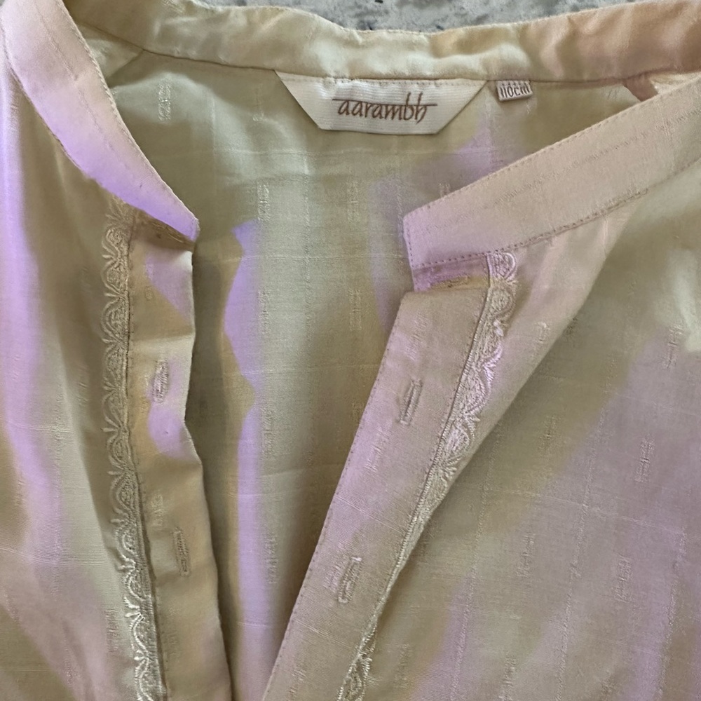 Men’s Kurta and Shalwar set. Size:110 cm (M) top and 44 (M/L) bottom.